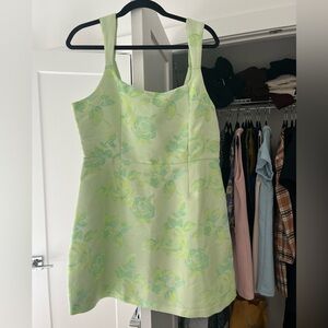 Green dress from lulus. Only worn once. Great condition.